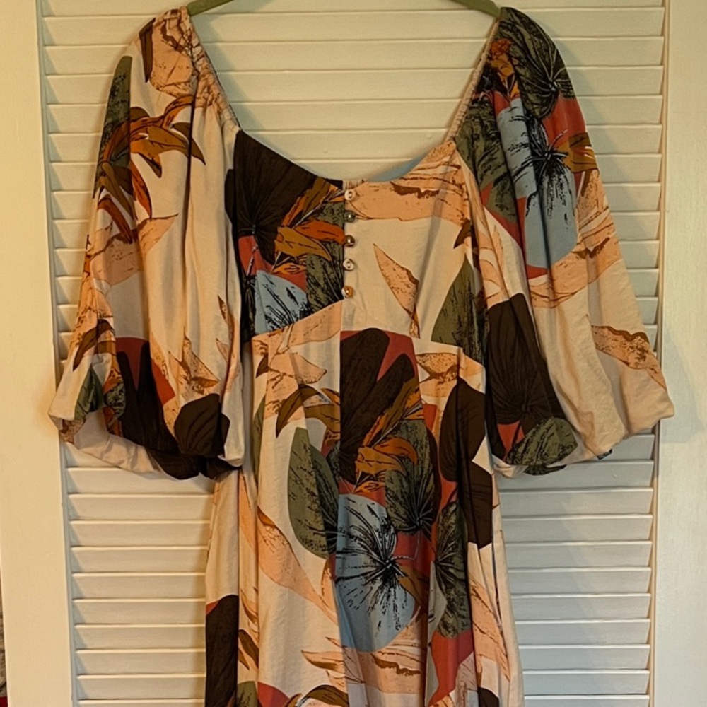 ENTRO Floral Puff Sleeve Dress